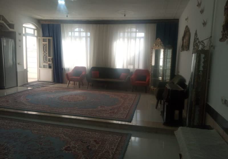 اجاره روزانه آپارتمان یک خوابه بهارستان - لرستان