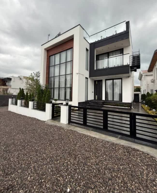 اجاره روزانه ویلا دوبلکس سه خواب استخردار طاهایی نور - مازندران