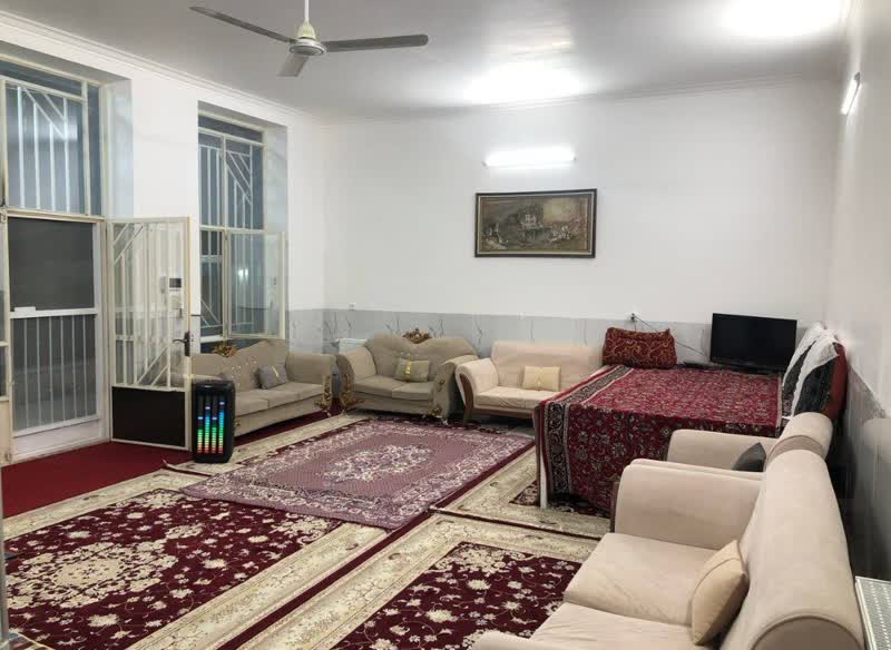 اجاره روزانه آپارتمان سه خوابه تنگ چنار زیبا - یزد