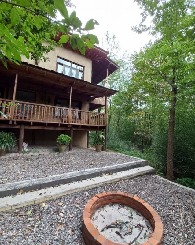 بومگردی شاه نشین سه خواب طبقه پایین