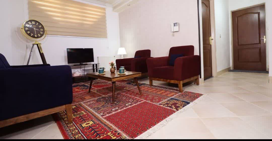 اجاره روزانه آپارتمان دو خواب زرهی - شیراز