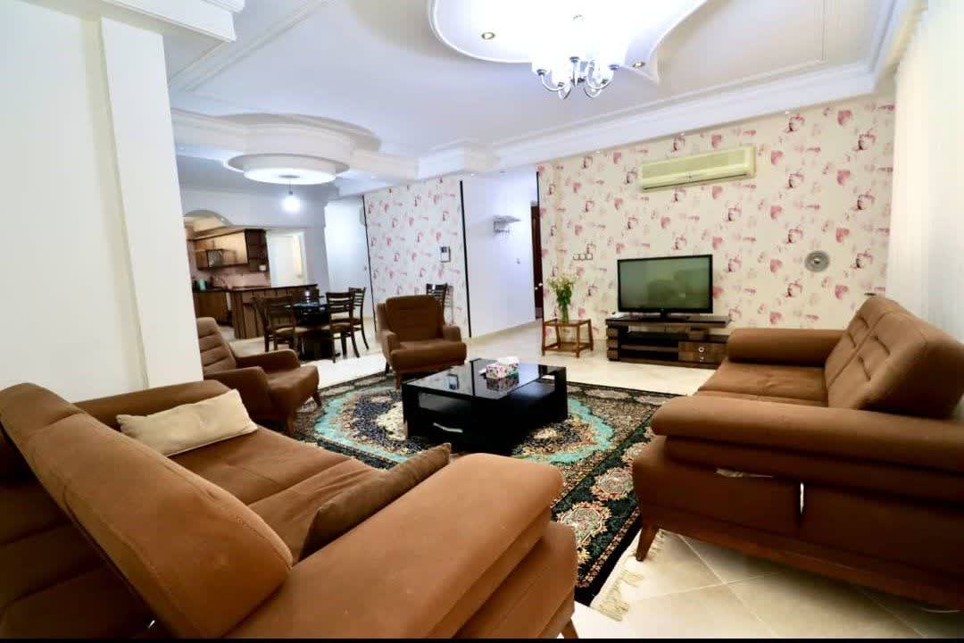 اجاره روزانه آپارتمان چهار خواب  زرهی - شیراز