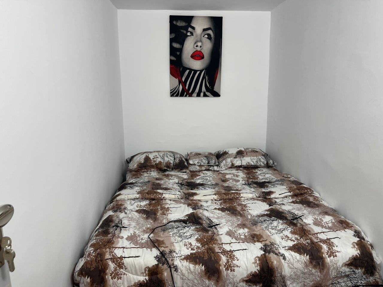 اجاره روزانه سوئیت رحیمی حکیم غرب ۳ - تهران