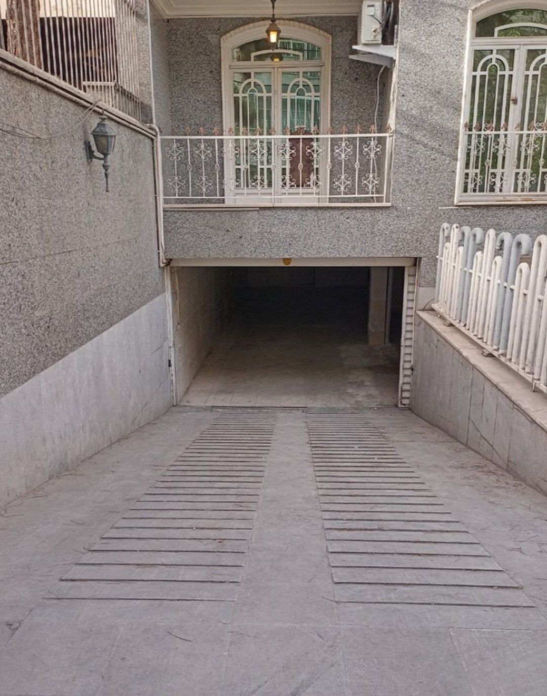 آپارتمان دو خواب صادقیه 301 - پارکینگ