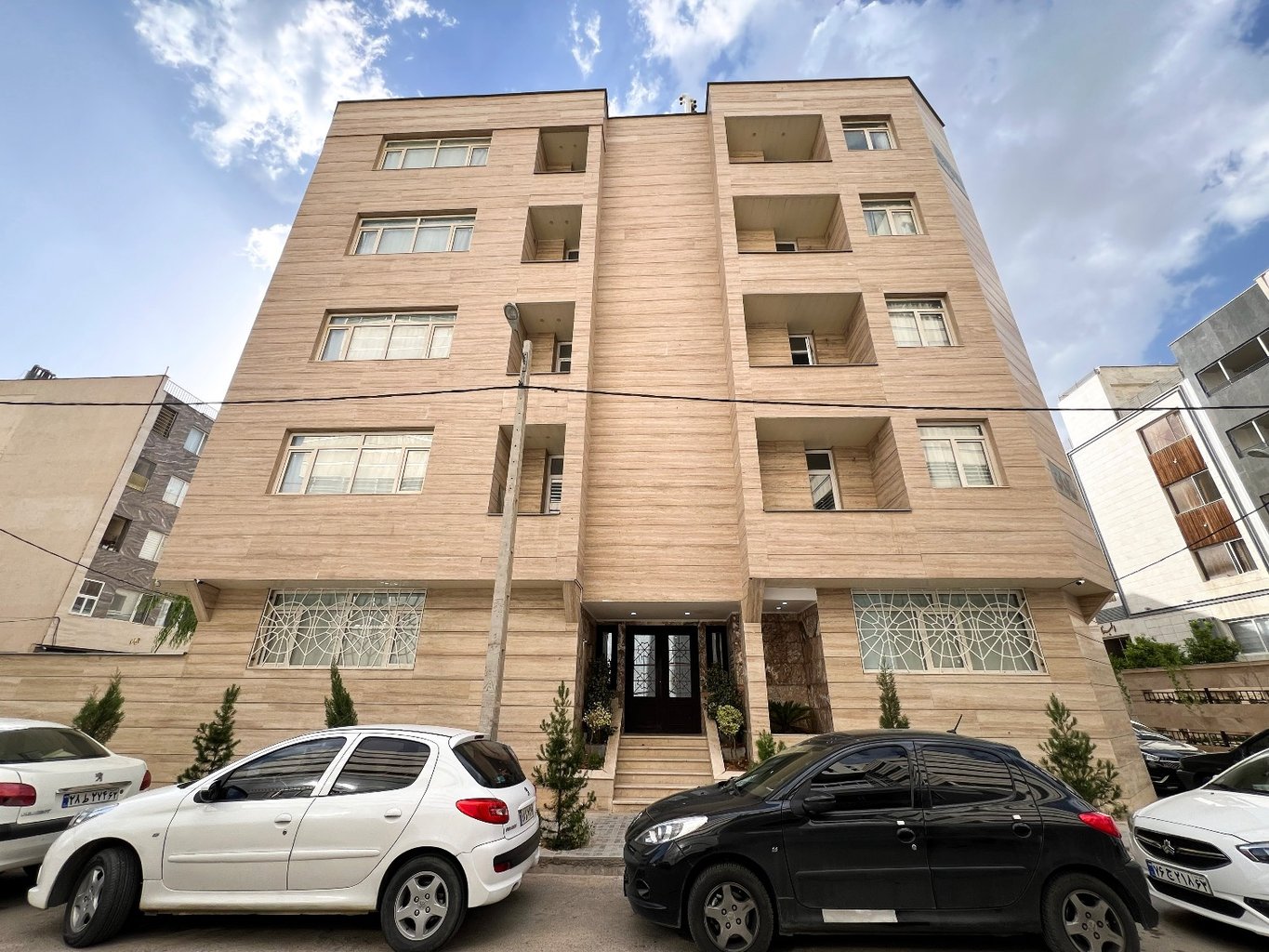 آپارتمان دو خواب ملاصدرا 5 - نمای ساختمان