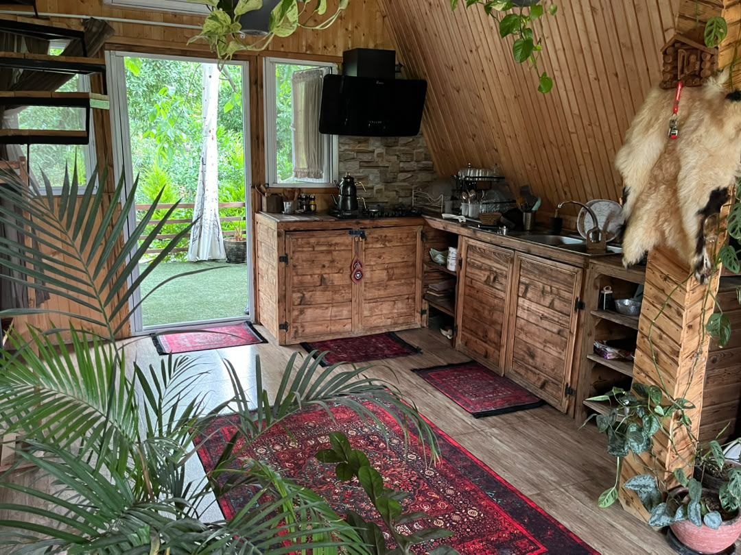 کلبه دوبلکس سوئیسی استخر و جکوزی دار عباسی ماسال - آشپزخانه