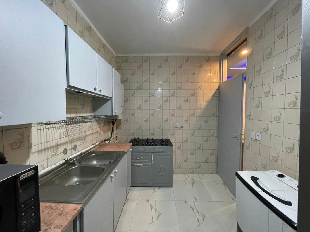 آپارتمان تک خواب کرال 4 پیروزی - آشپزخانه