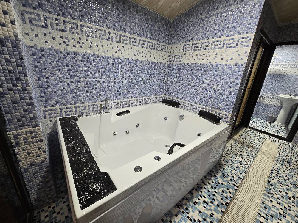 کلبه  دو خواب سویسی توسکا - حمام